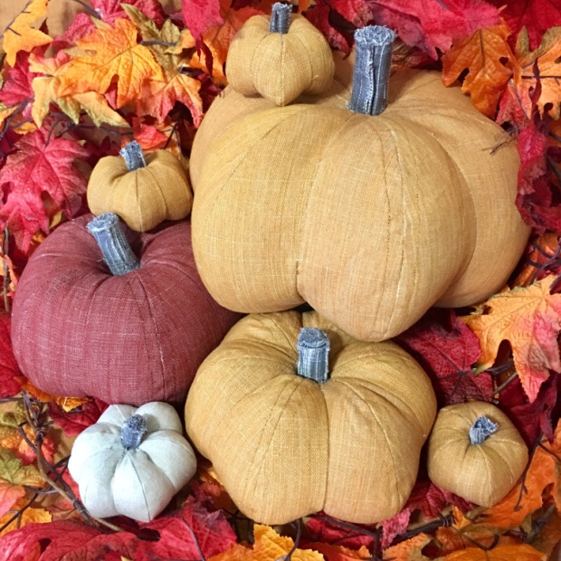 Káº¿t quáº£ hÃ¬nh áº£nh cho fabric pumpkins Halloween pillowsÂ 